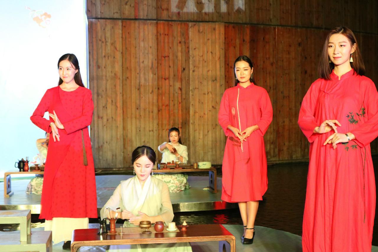 China Community Culture & Art Hotel Циндао Экстерьер фото